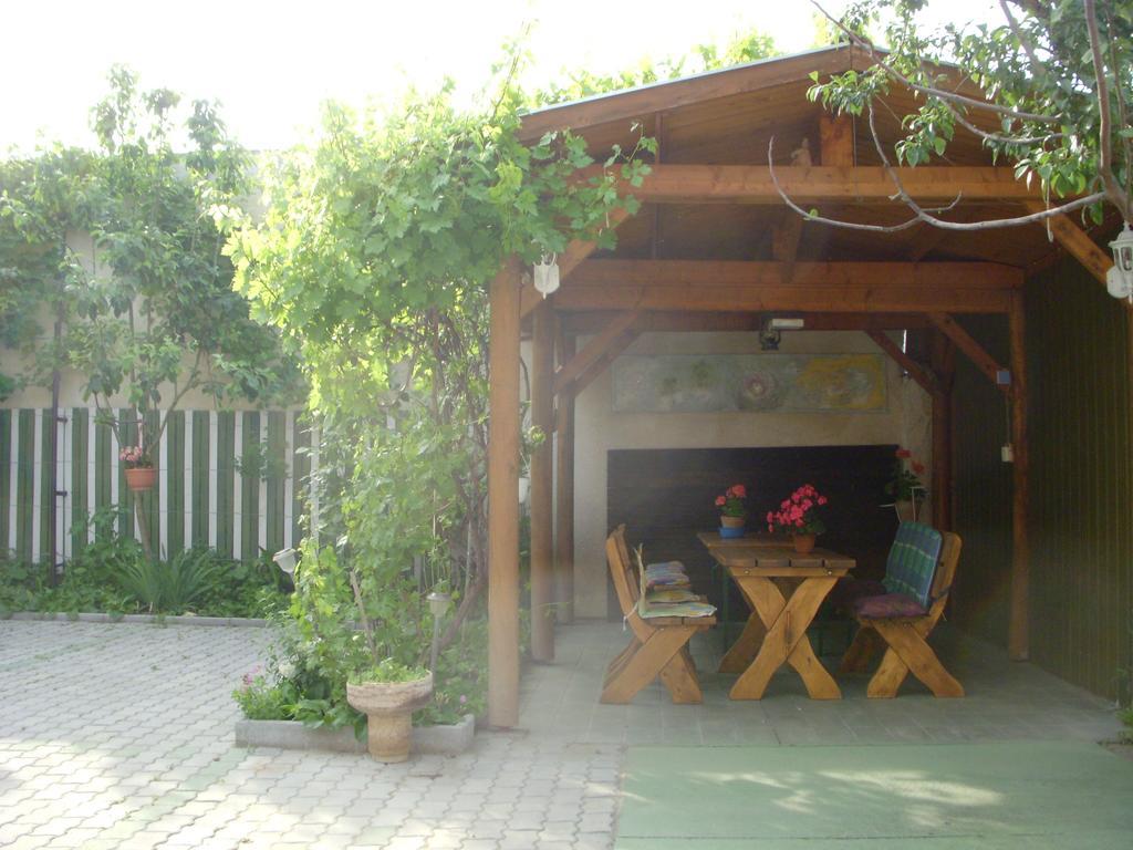 Garden Szivarvany Utcai Vendeghaz Σέγκεντ Εξωτερικό φωτογραφία