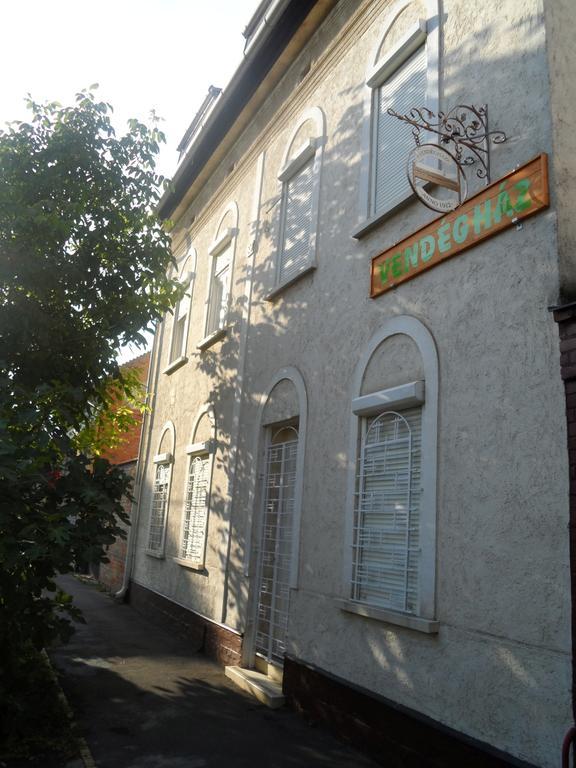 Garden Szivarvany Utcai Vendeghaz Σέγκεντ Εξωτερικό φωτογραφία
